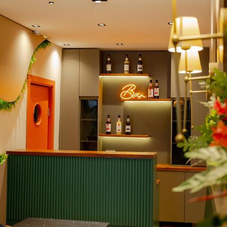 Fly Point Airport Hotel Arnavutkoy Buitenkant foto