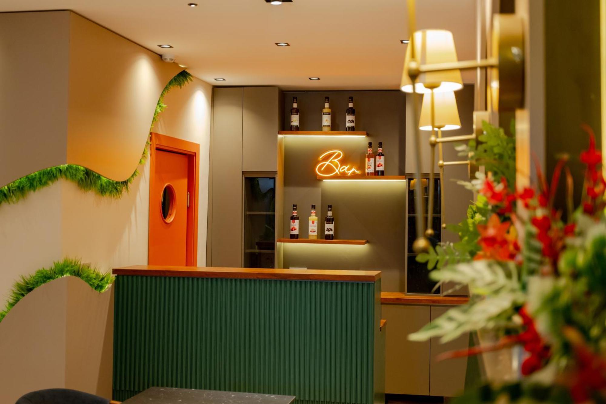Fly Point Airport Hotel Arnavutkoy Buitenkant foto