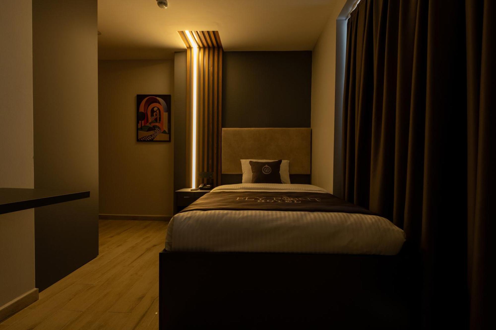 Fly Point Airport Hotel Arnavutkoy Buitenkant foto