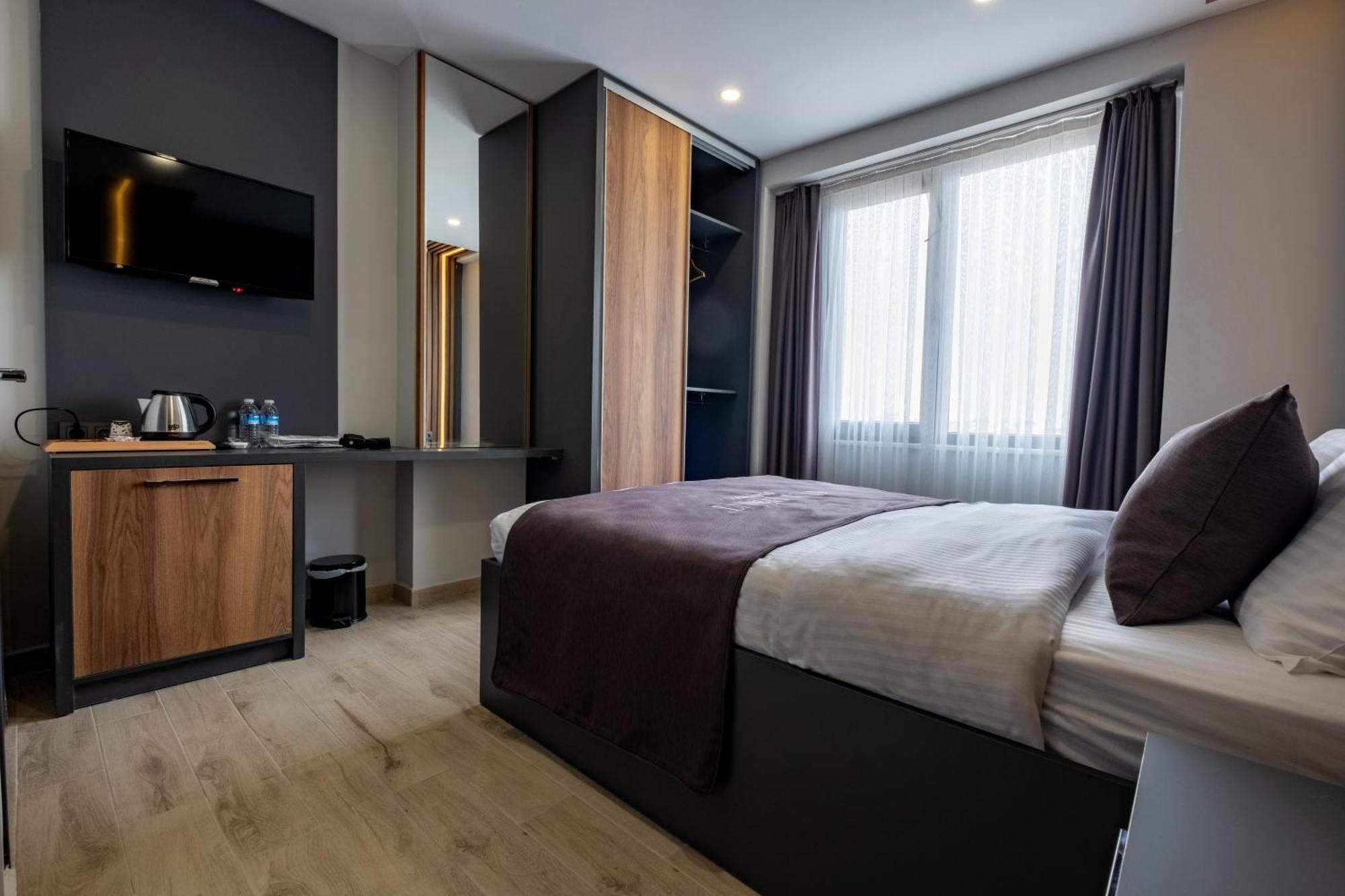 Fly Point Airport Hotel Arnavutkoy Buitenkant foto